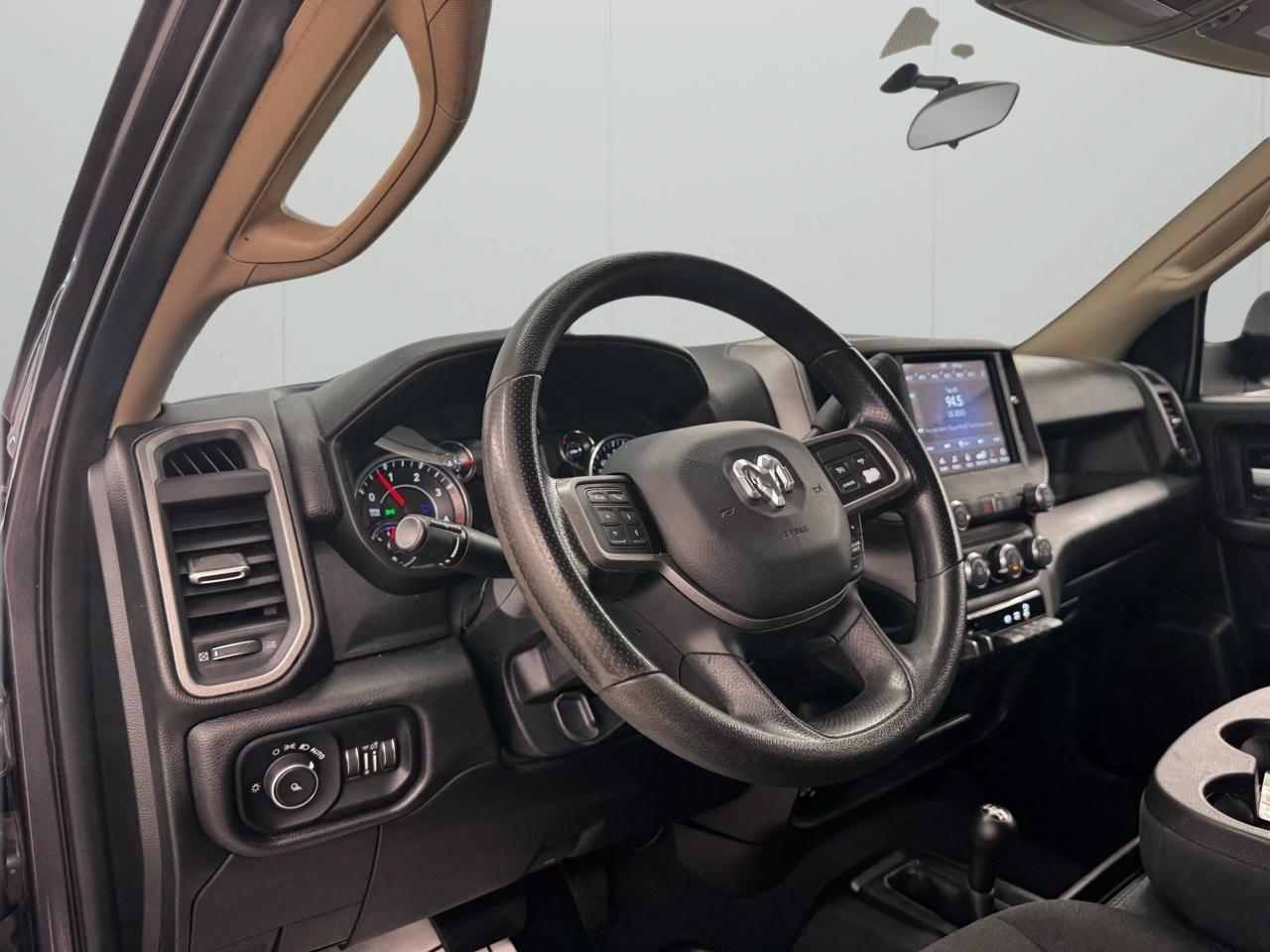 RAM 2500 Tradesman 4x4 Crew Cab 6'4" Box 2019