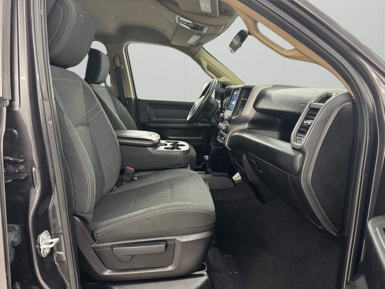 RAM 2500 Tradesman 4x4 Crew Cab 6'4" Box 2019