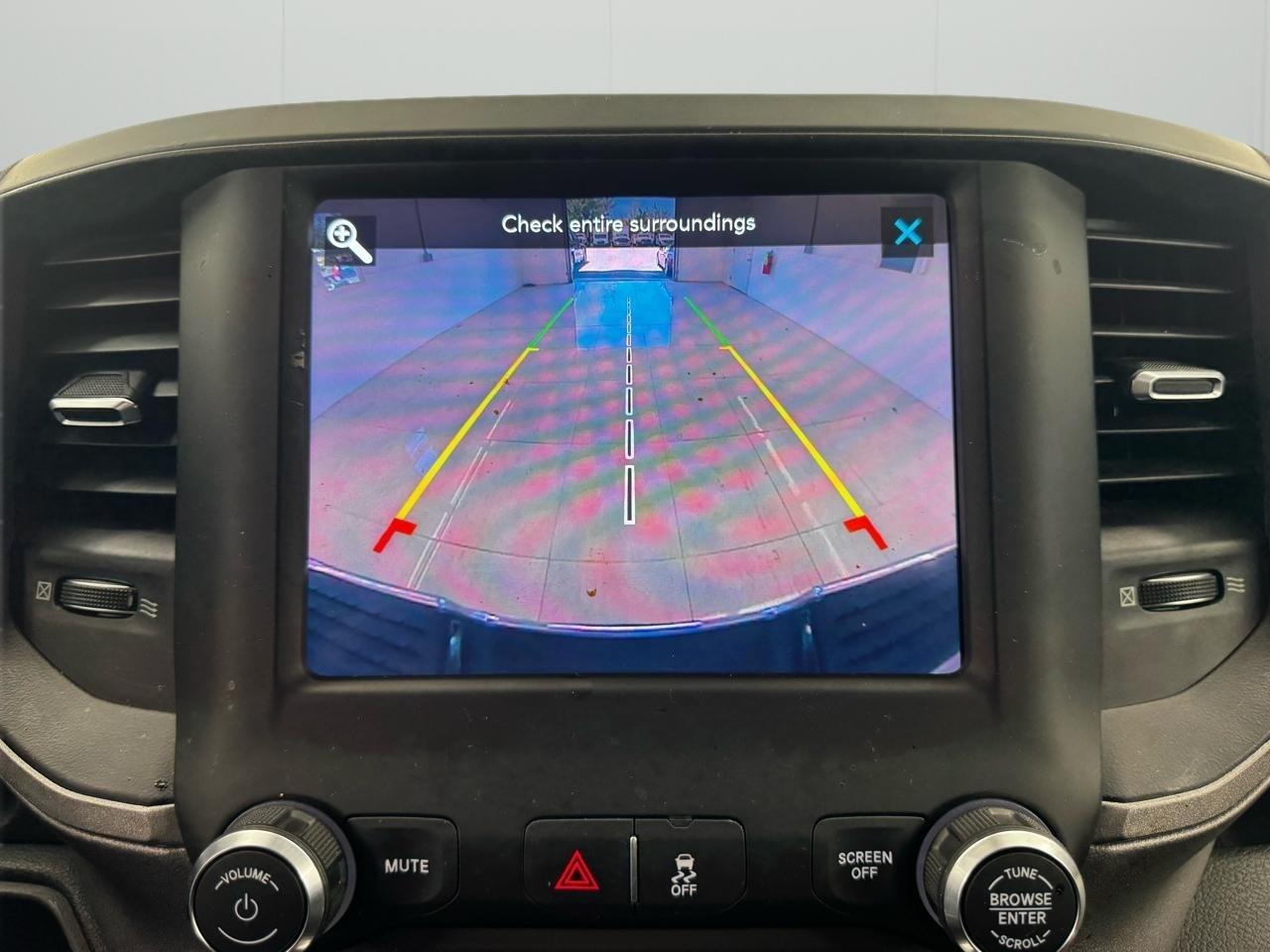 RAM 2500 Tradesman 4x4 Crew Cab 6'4" Box 2019