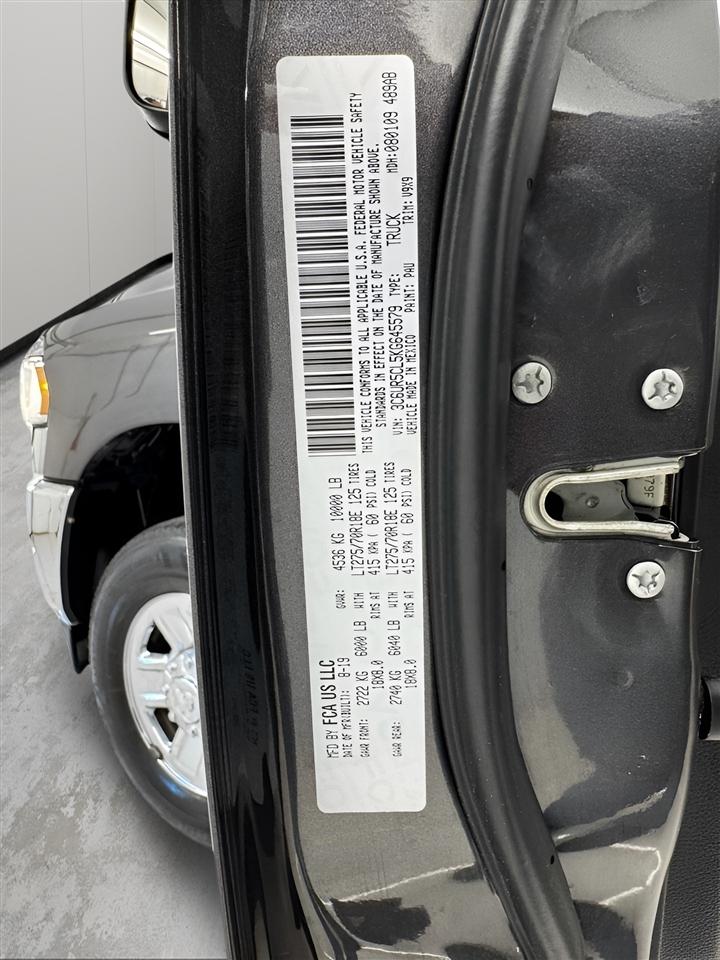 RAM 2500 Tradesman 4x4 Crew Cab 6'4" Box 2019