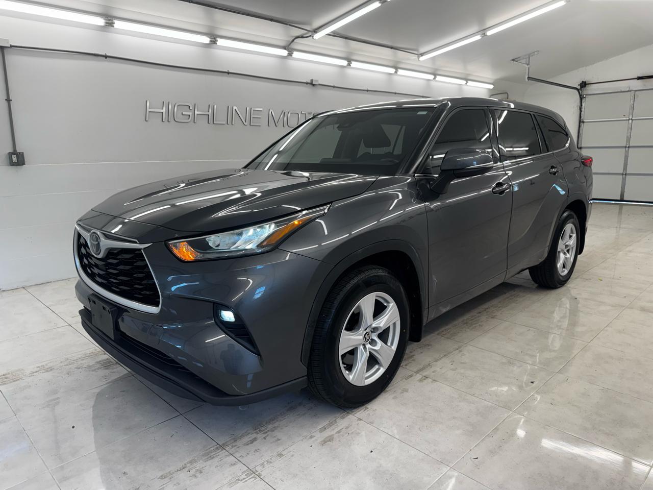 Toyota Highlander LE AWD (Natl) 2020