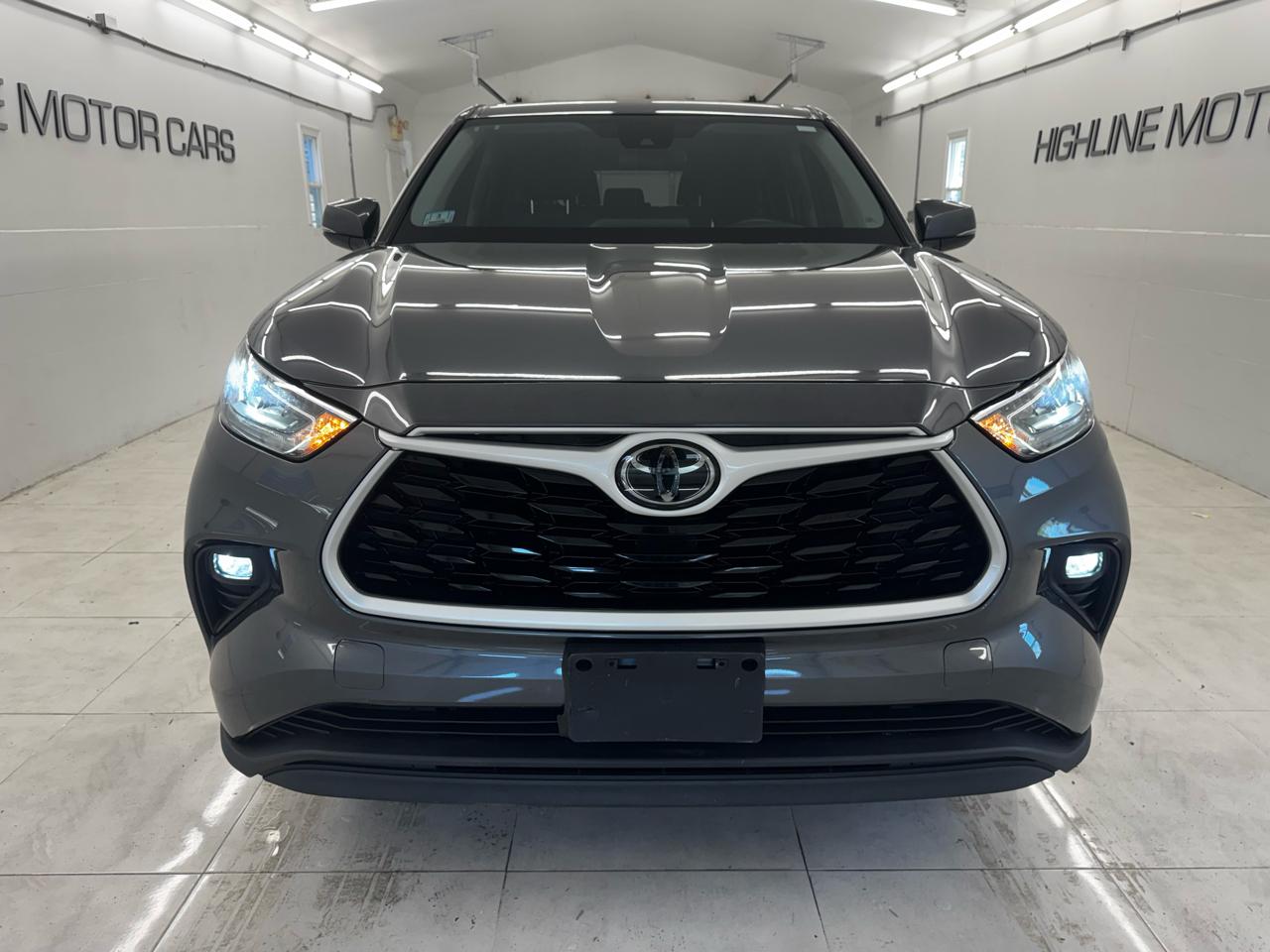 Toyota Highlander LE AWD (Natl) 2020