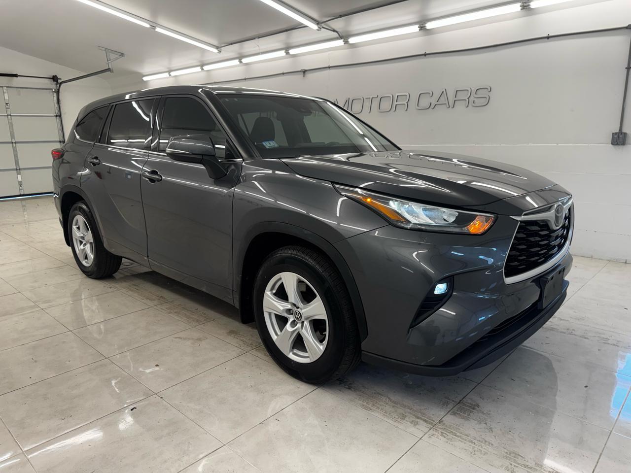 Toyota Highlander LE AWD (Natl) 2020
