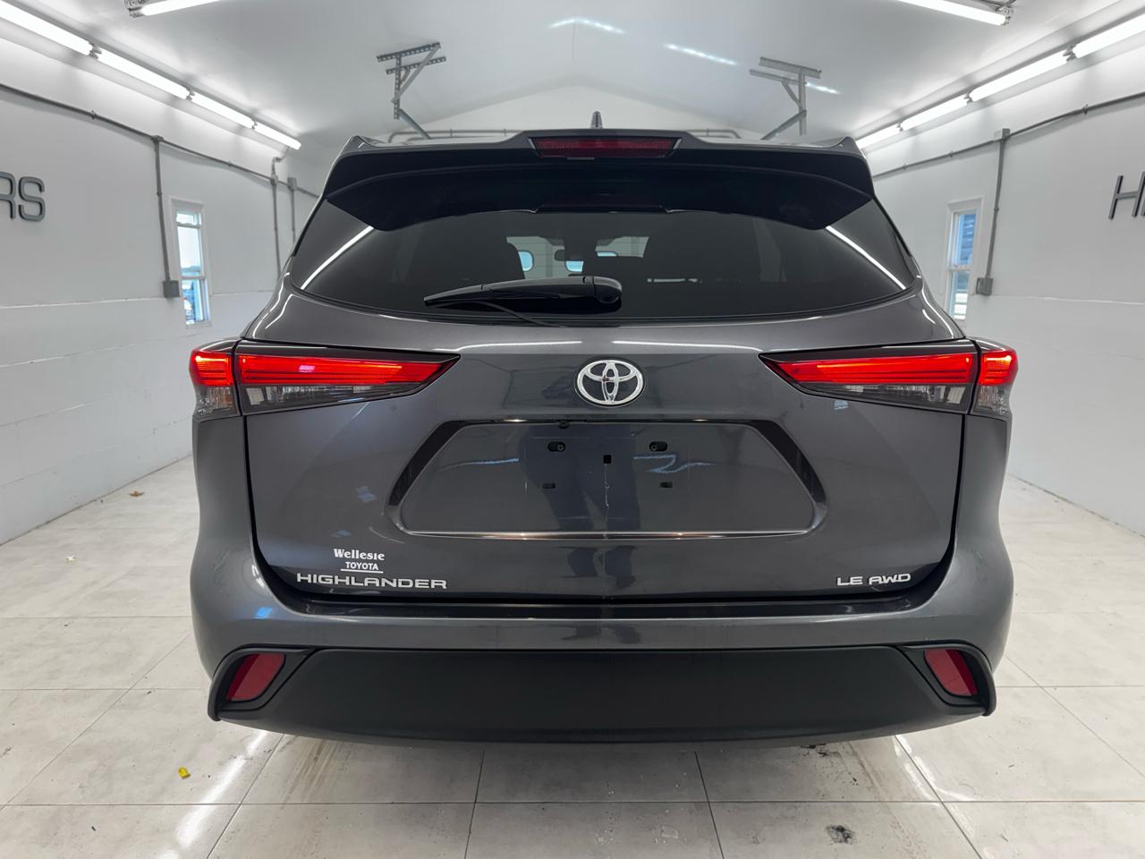 Toyota Highlander LE AWD (Natl) 2020