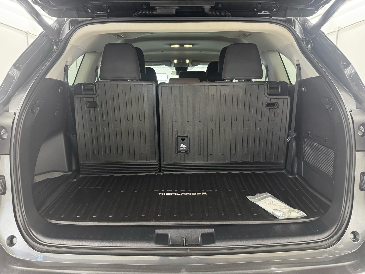 Toyota Highlander LE AWD (Natl) 2020