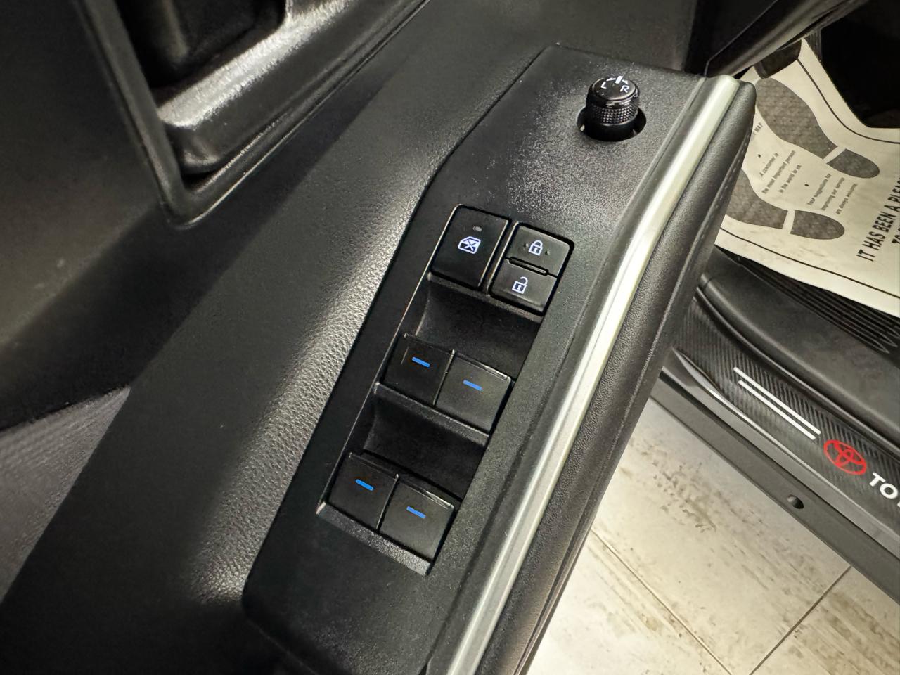 Toyota Highlander LE AWD (Natl) 2020