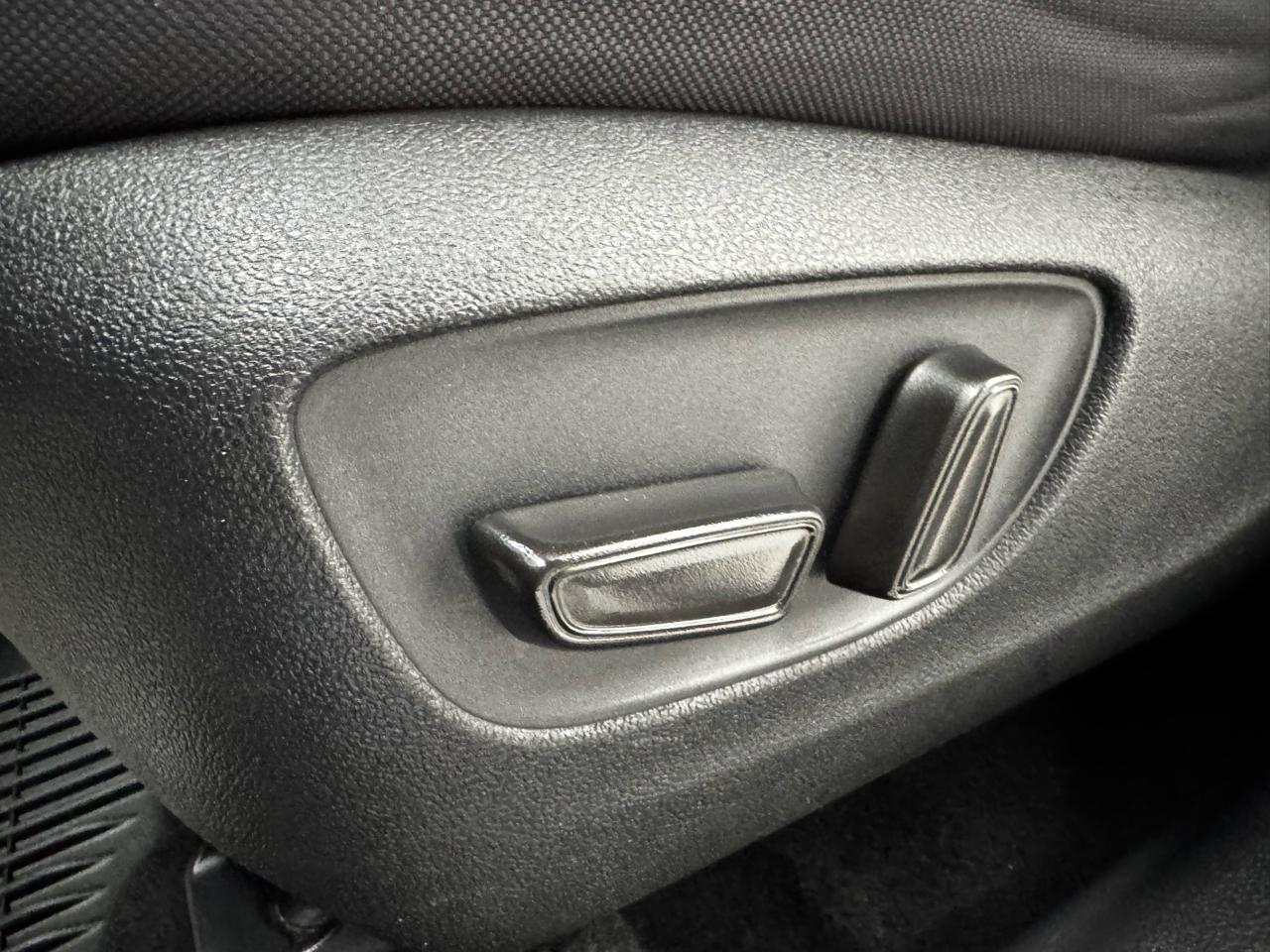 Toyota Highlander LE AWD (Natl) 2020