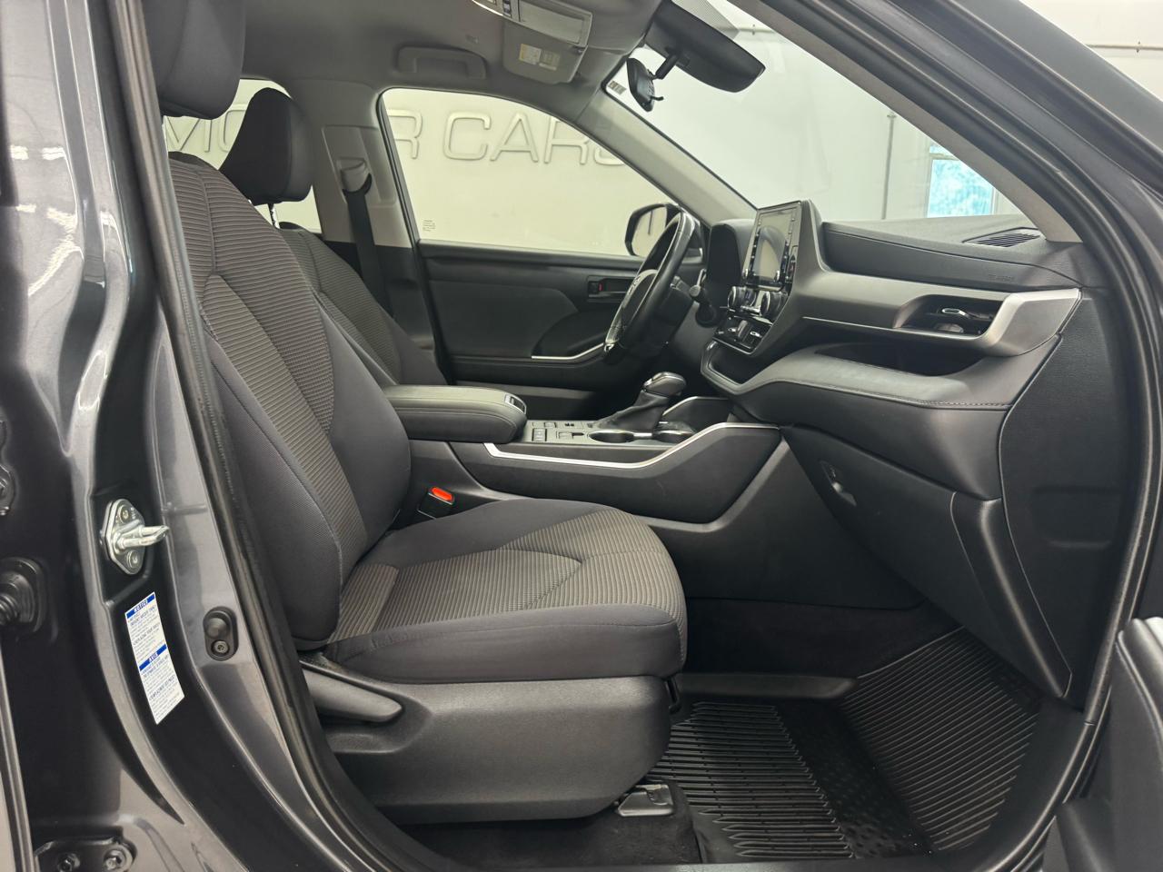 Toyota Highlander LE AWD (Natl) 2020