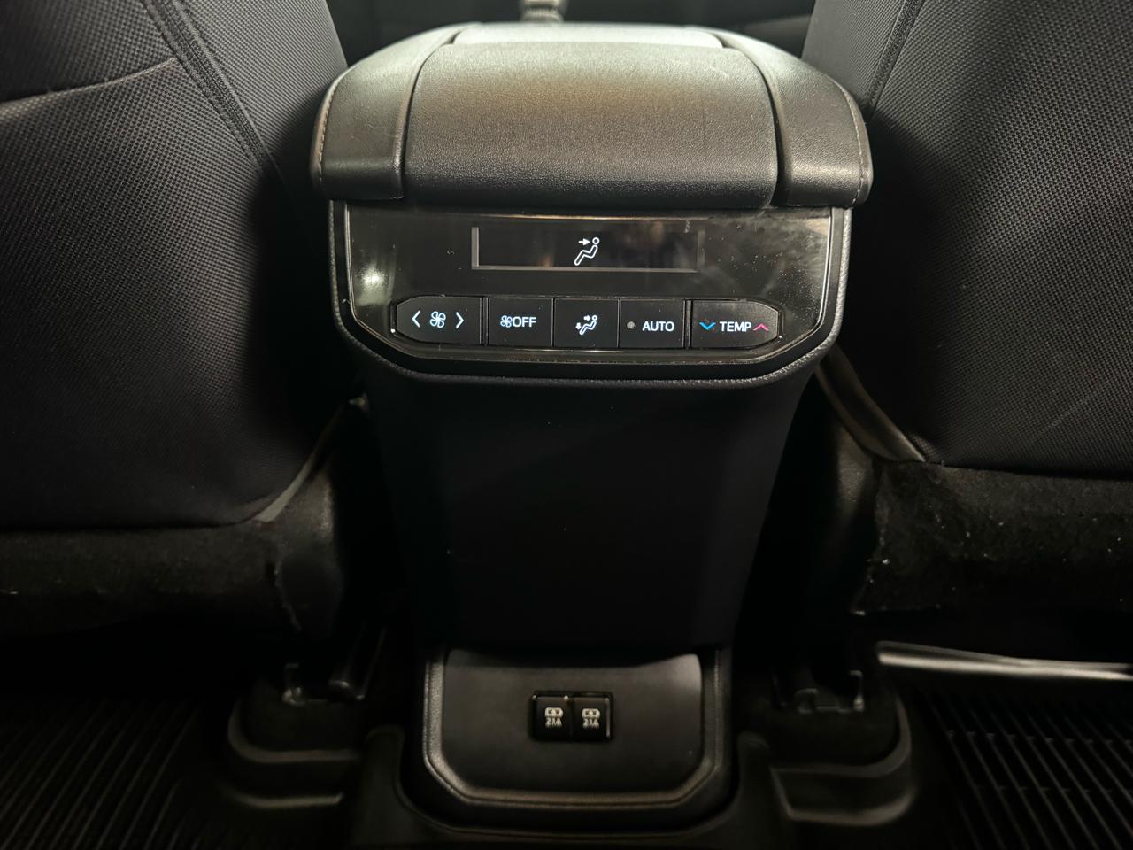 Toyota Highlander LE AWD (Natl) 2020