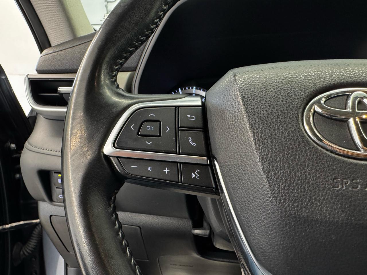 Toyota Highlander LE AWD (Natl) 2020