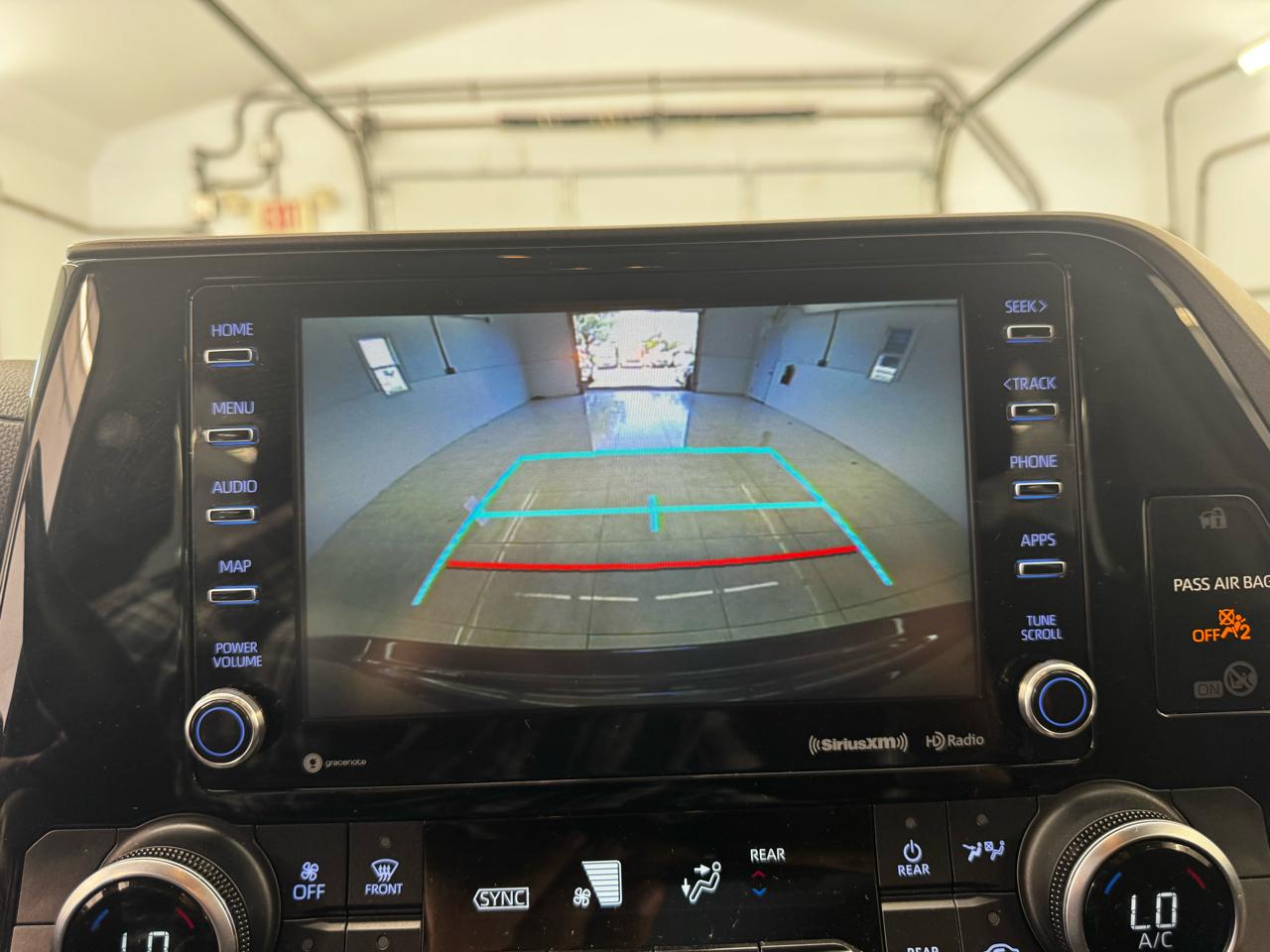 Toyota Highlander LE AWD (Natl) 2020