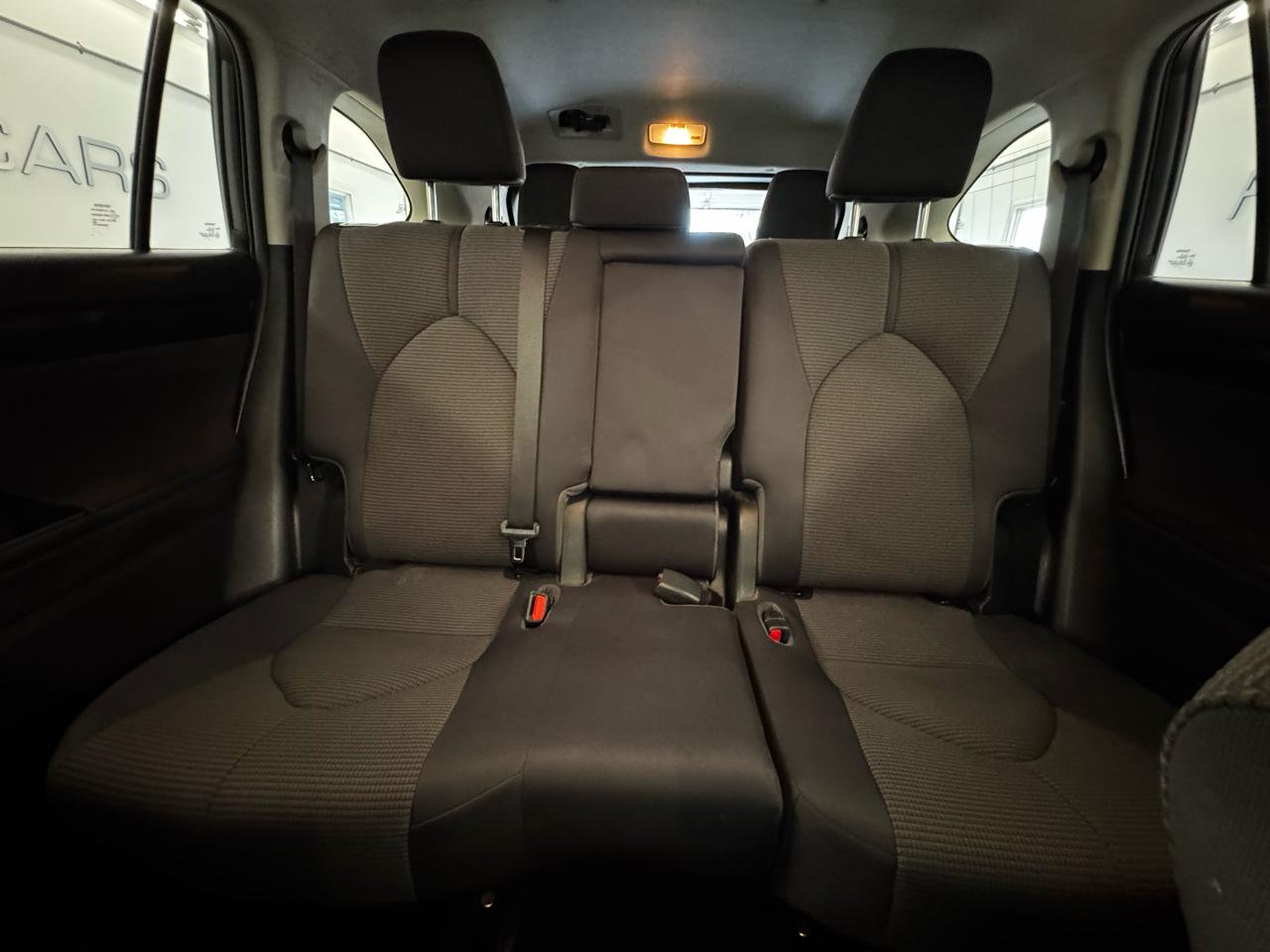 Toyota Highlander LE AWD (Natl) 2020