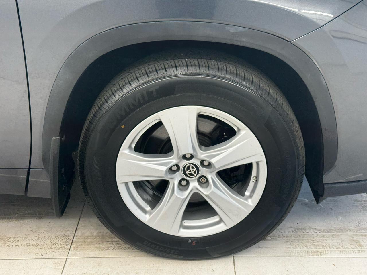 Toyota Highlander LE AWD (Natl) 2020