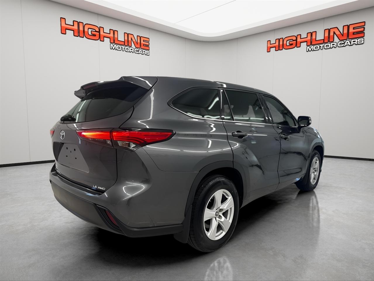 Toyota Highlander LE AWD (Natl) 2020