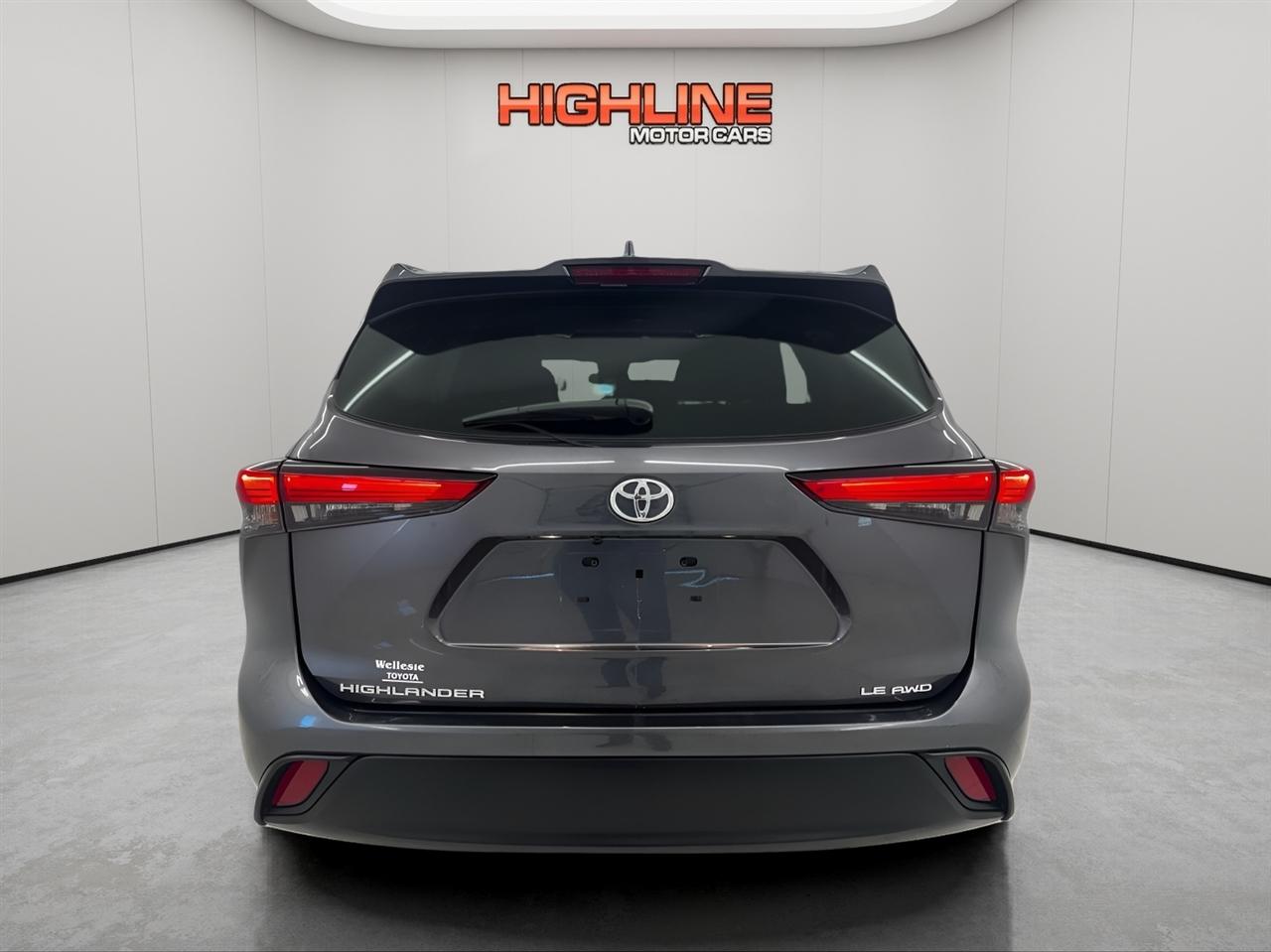 Toyota Highlander LE AWD (Natl) 2020