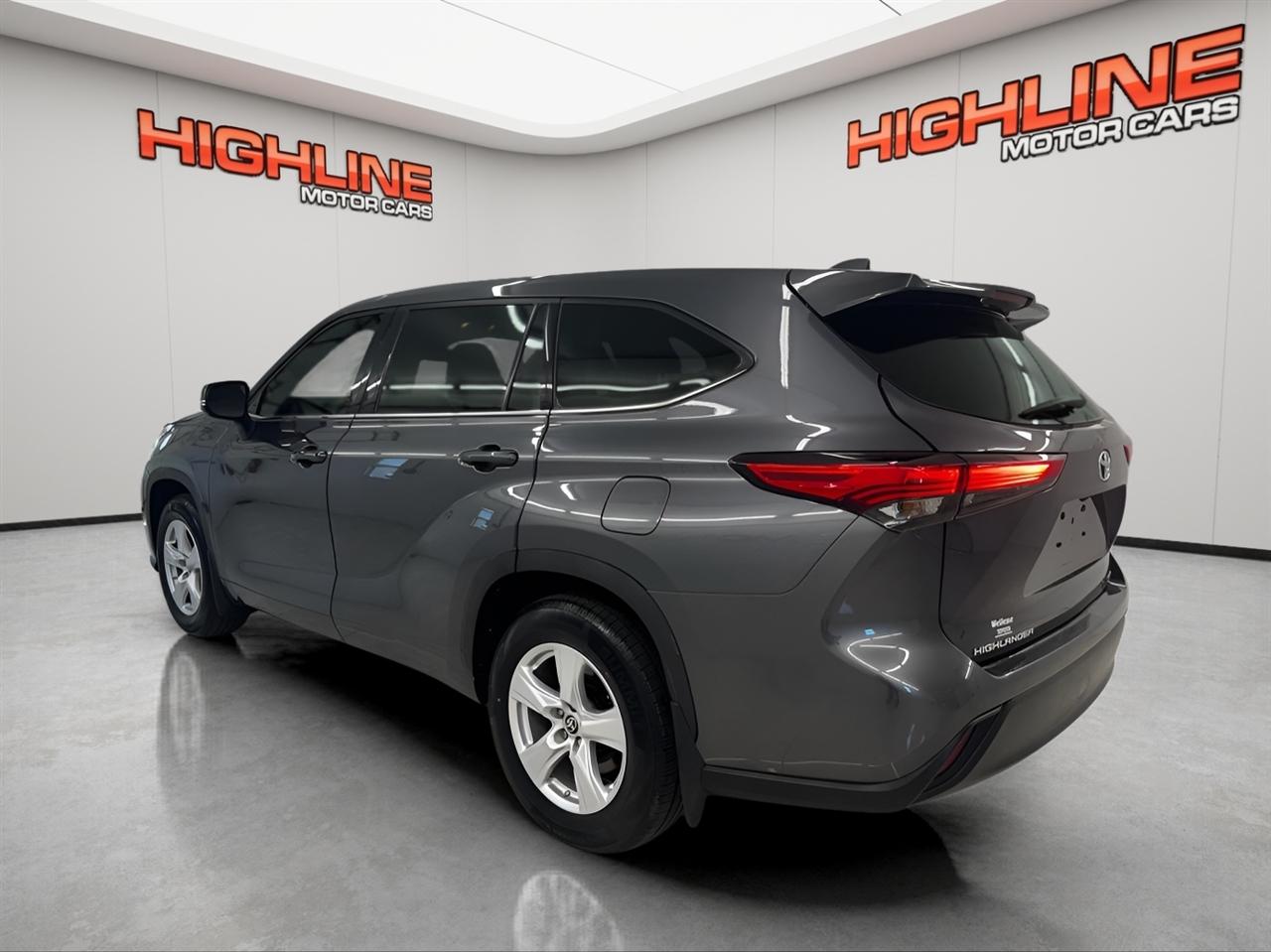 Toyota Highlander LE AWD (Natl) 2020