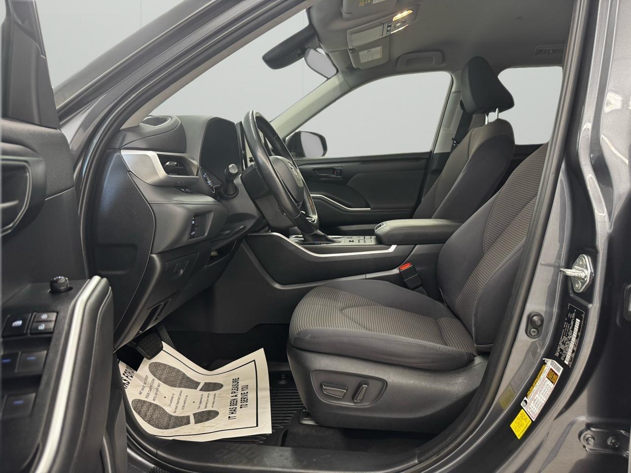 Toyota Highlander LE AWD (Natl) 2020