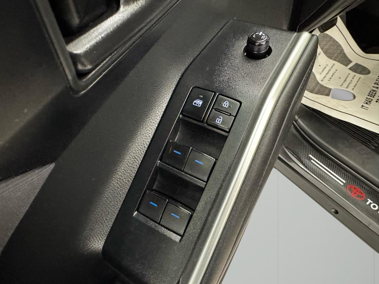 Toyota Highlander LE AWD (Natl) 2020