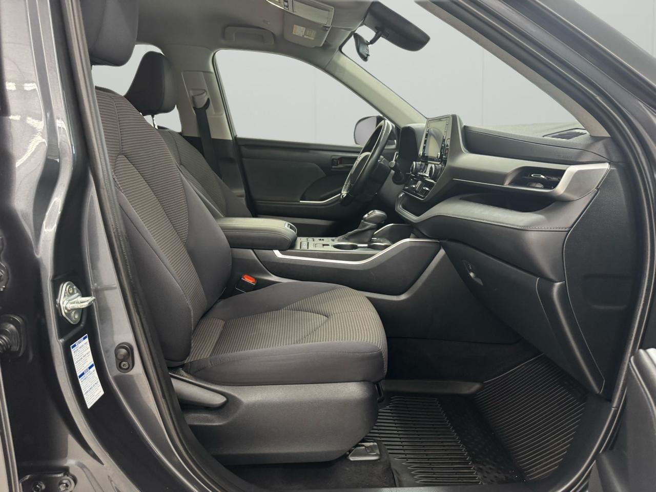 Toyota Highlander LE AWD (Natl) 2020