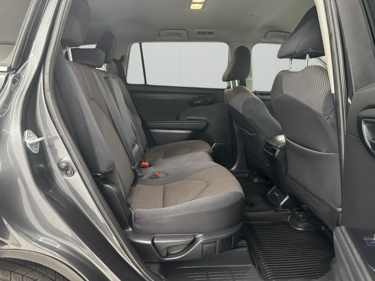 Toyota Highlander LE AWD (Natl) 2020