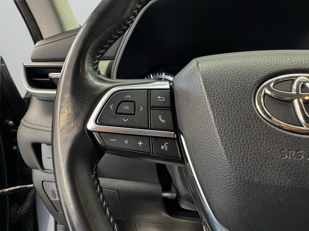 Toyota Highlander LE AWD (Natl) 2020