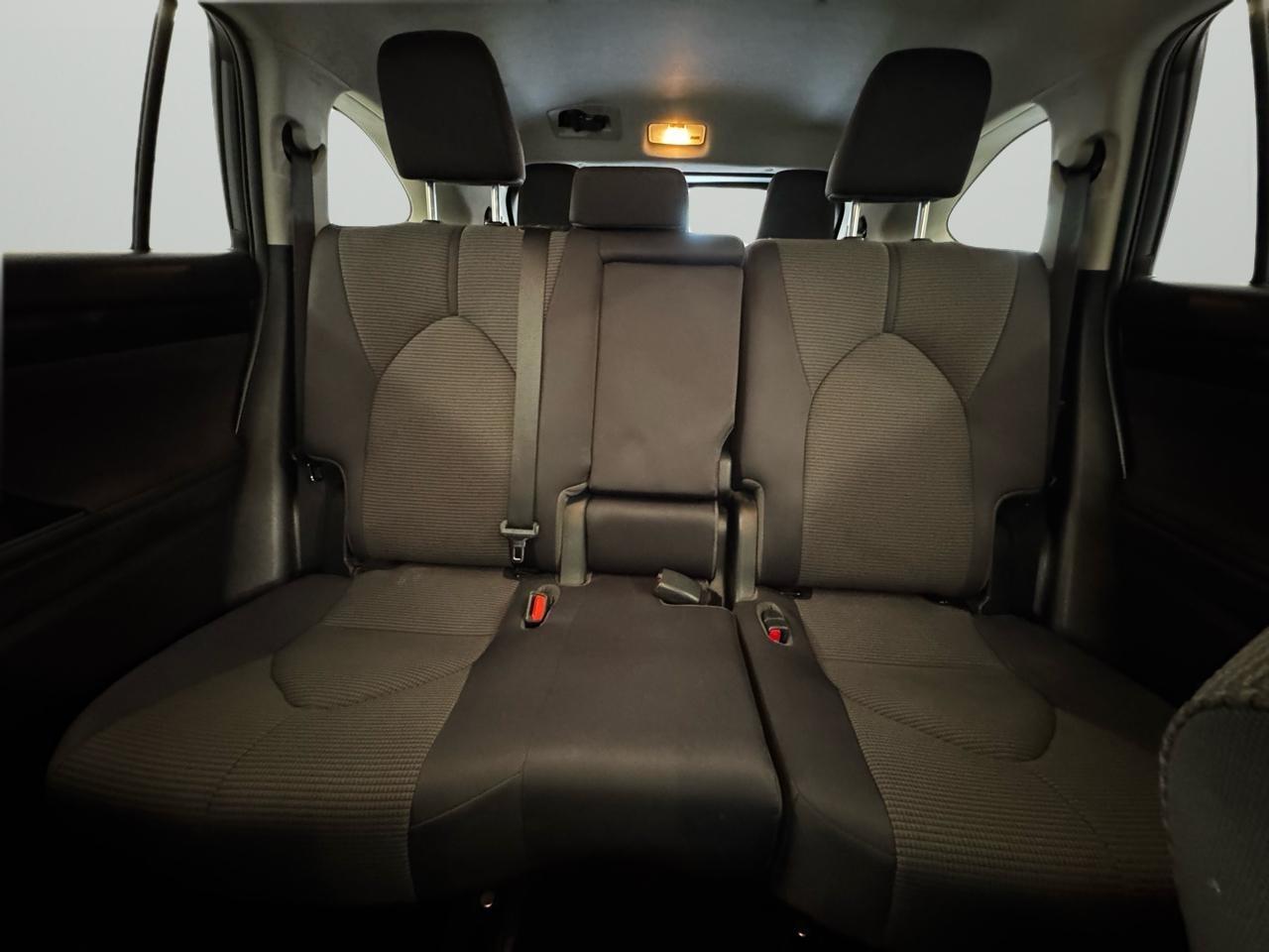 Toyota Highlander LE AWD (Natl) 2020