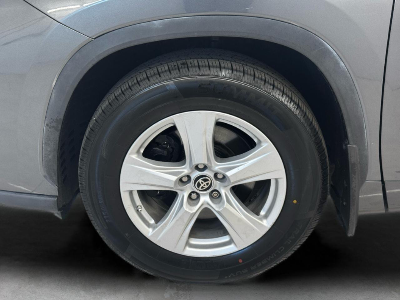 Toyota Highlander LE AWD (Natl) 2020