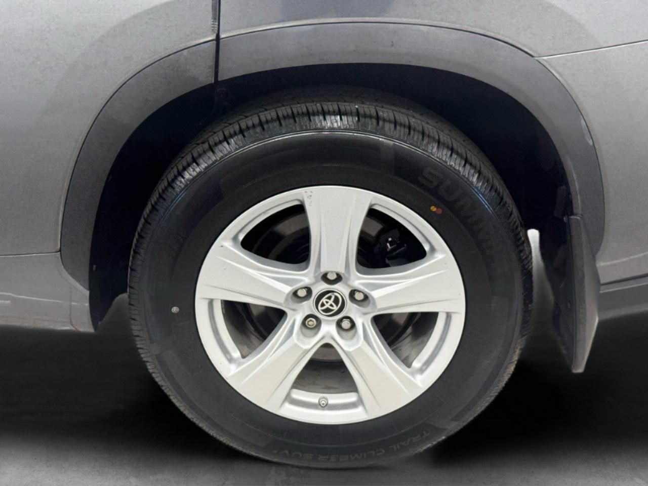 Toyota Highlander LE AWD (Natl) 2020