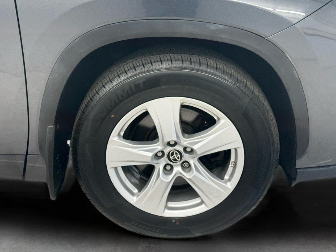 Toyota Highlander LE AWD (Natl) 2020