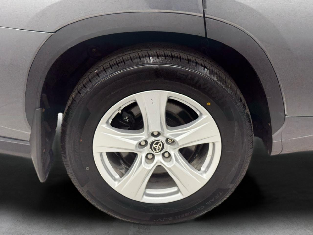 Toyota Highlander LE AWD (Natl) 2020