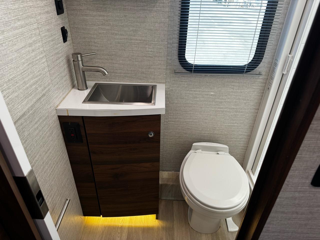 Winnebago View  2019