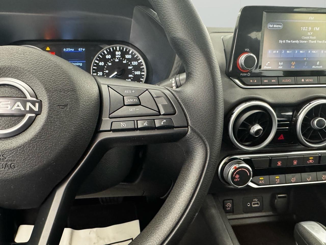 Nissan Sentra S CVT 2025