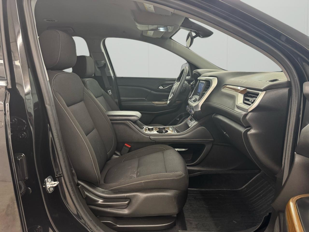 GMC Acadia FWD 4dr SLE 2022