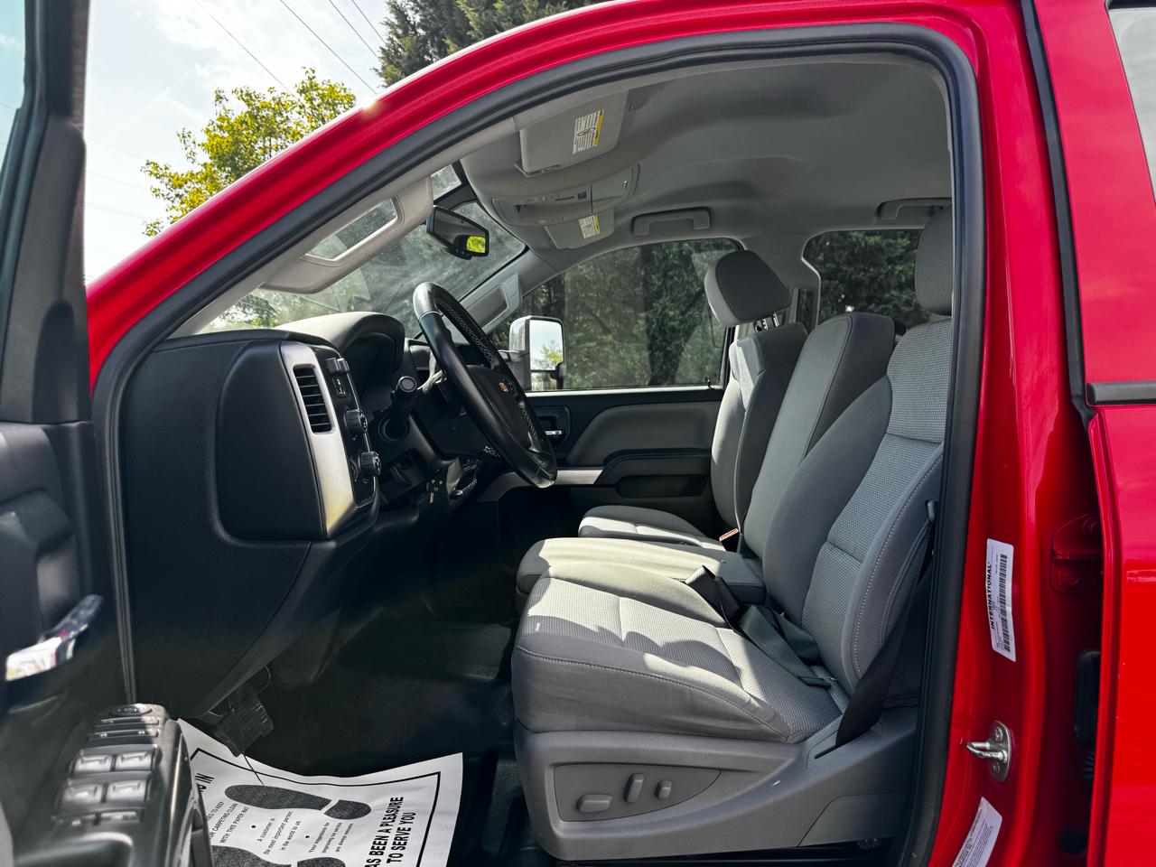 Chevrolet Silverado MD 4WD Crew Cab LT 2022