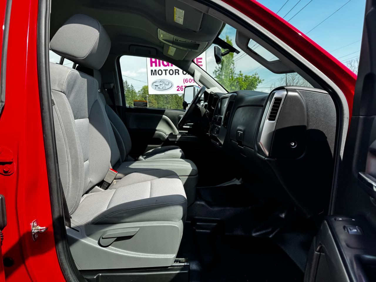 Chevrolet Silverado MD 4WD Crew Cab LT 2022