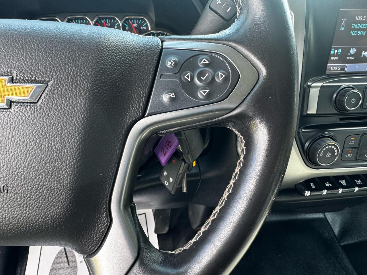 Chevrolet Silverado MD 4WD Crew Cab LT 2022