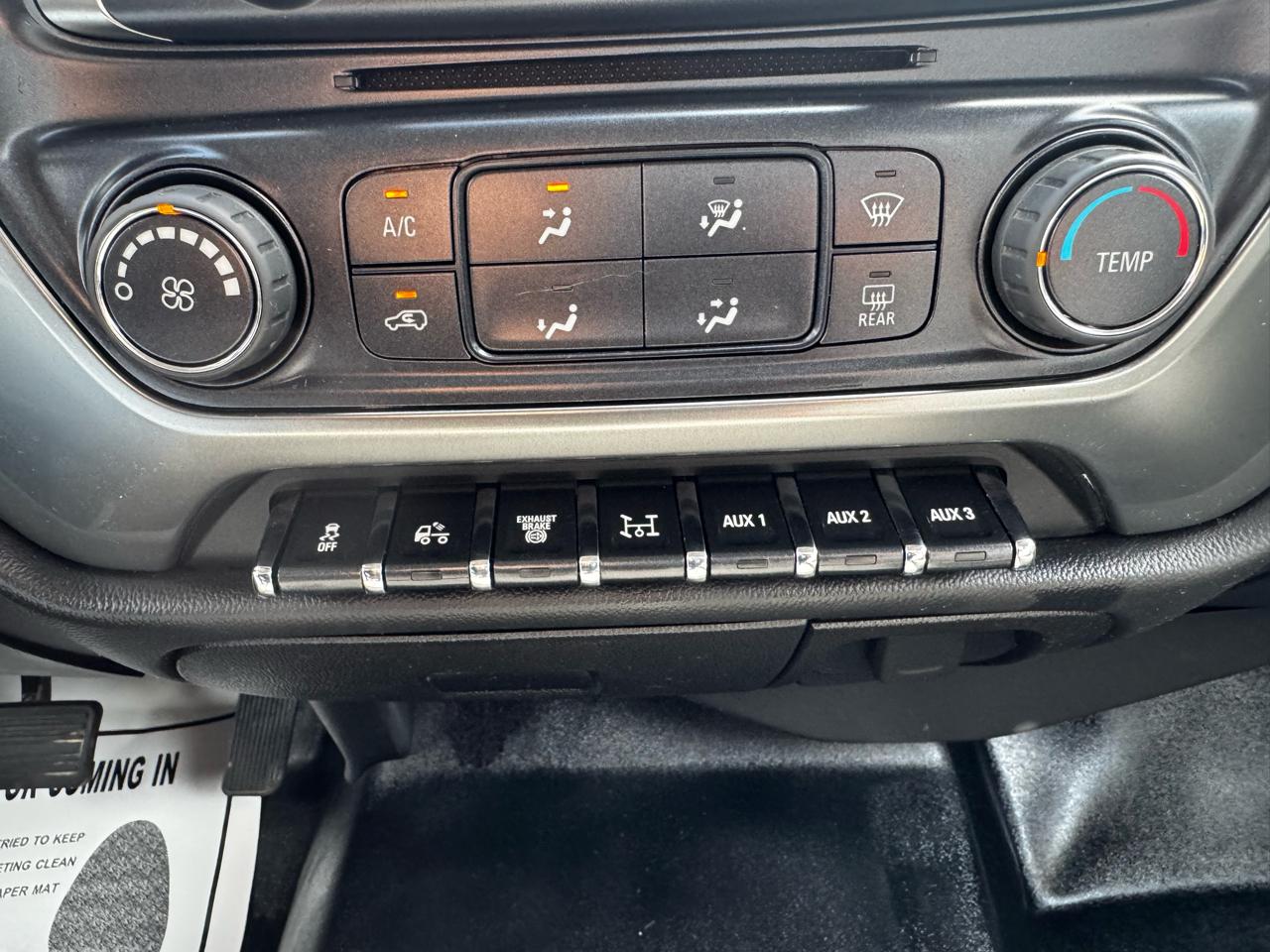 Chevrolet Silverado MD 4WD Crew Cab LT 2022