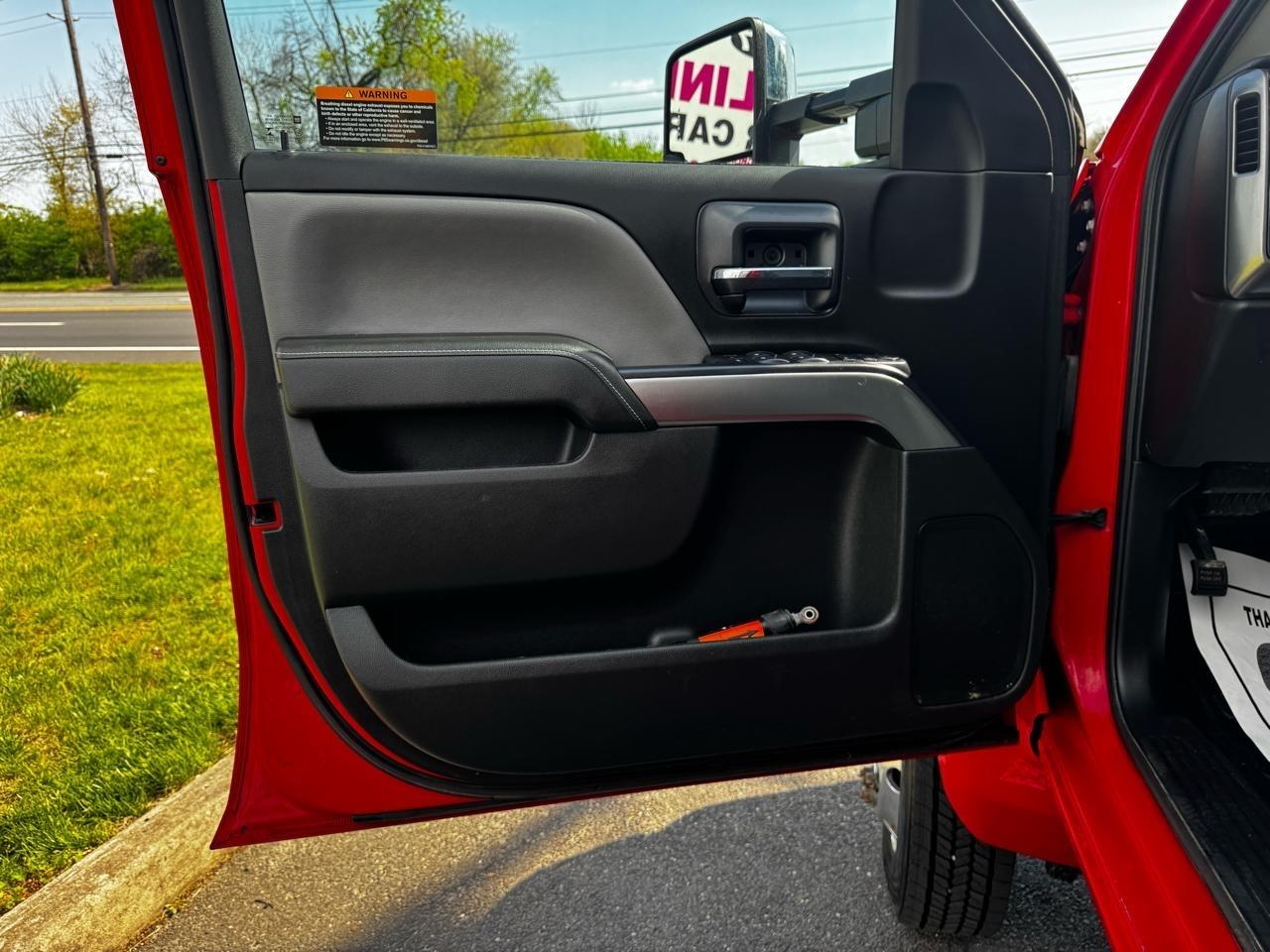 Chevrolet Silverado MD 4WD Crew Cab LT 2022