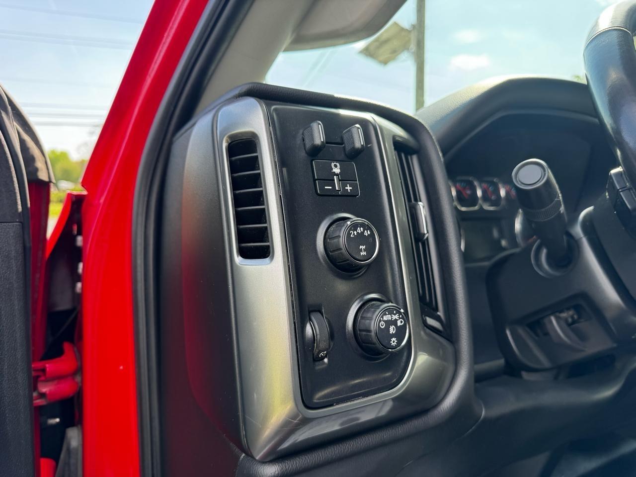 Chevrolet Silverado MD 4WD Crew Cab LT 2022