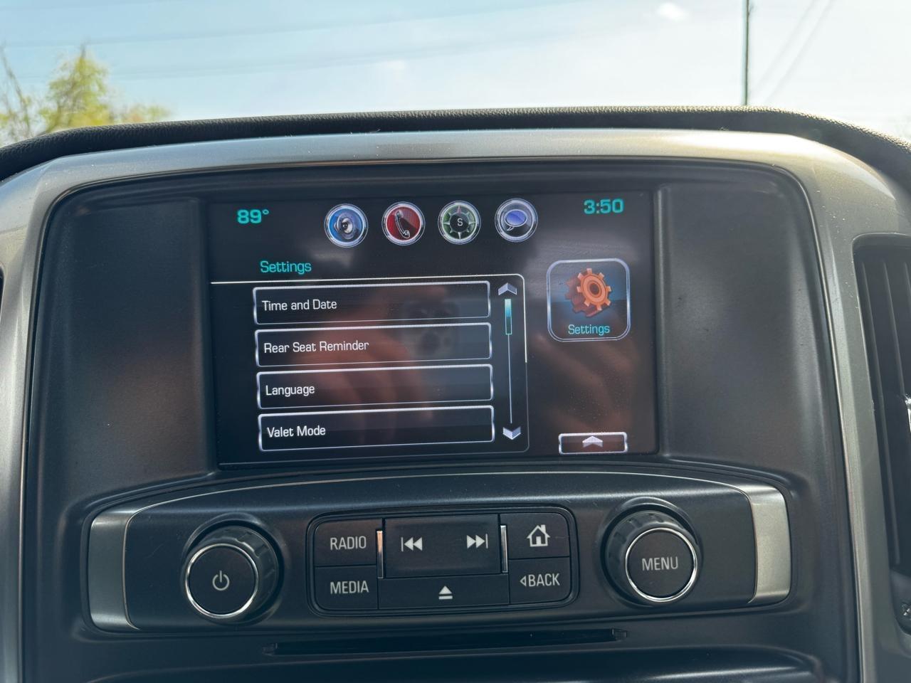 Chevrolet Silverado MD 4WD Crew Cab LT 2022