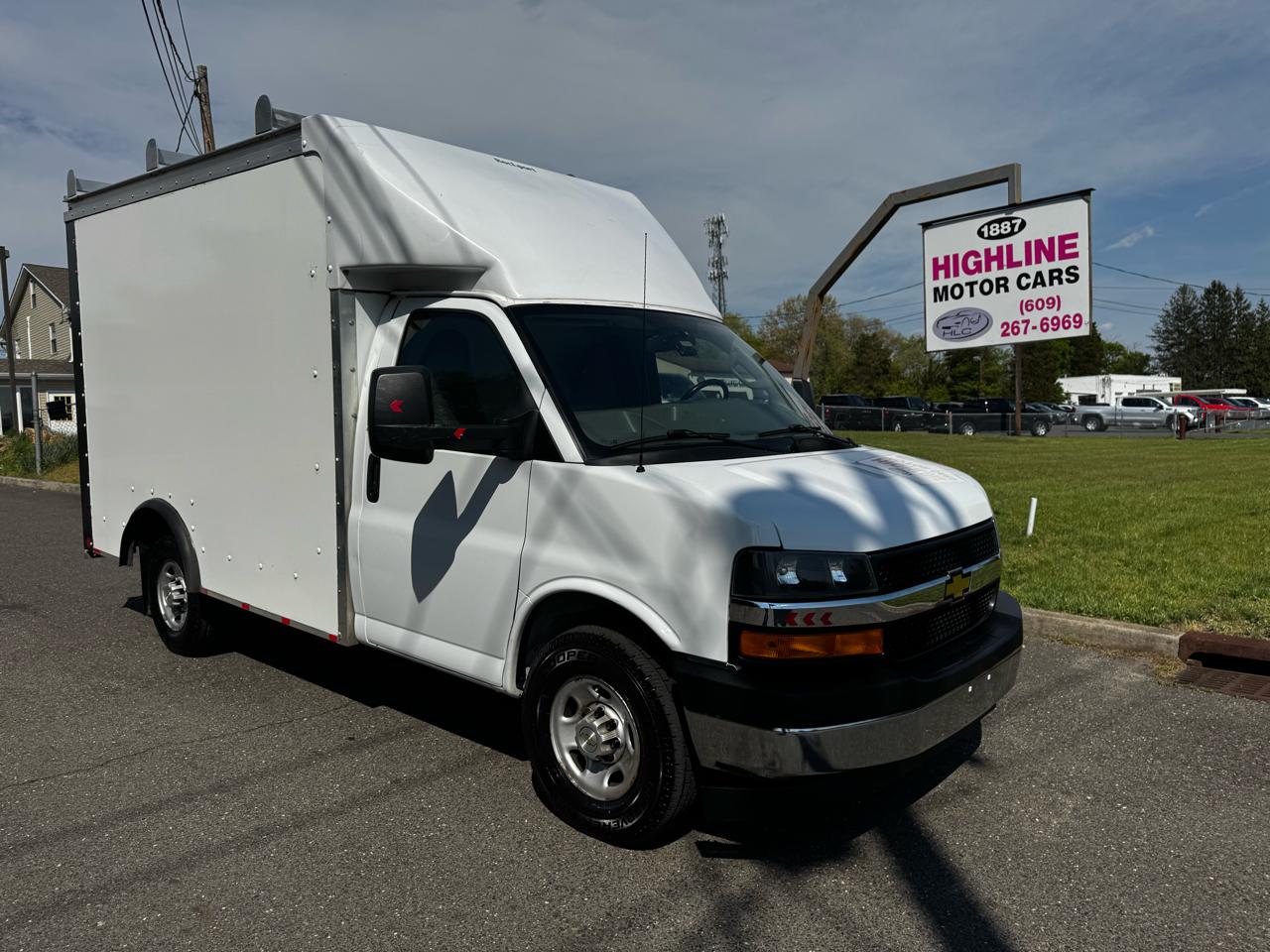 Chevrolet Express Commercial Cutaway 3500 Van 139" 2022