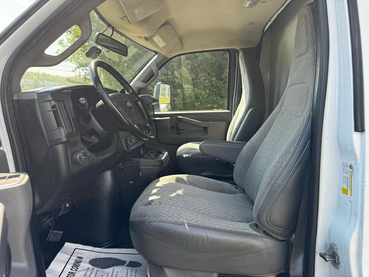 Chevrolet Express Commercial Cutaway 3500 Van 139" 2022