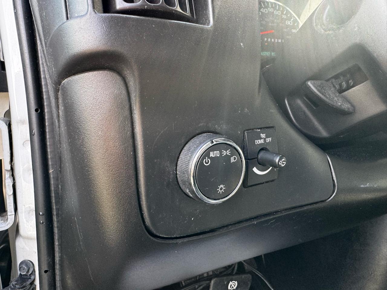 Chevrolet Express Commercial Cutaway 3500 Van 139" 2022