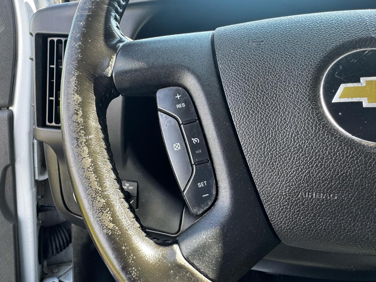 Chevrolet Express Commercial Cutaway 3500 Van 139" 2022