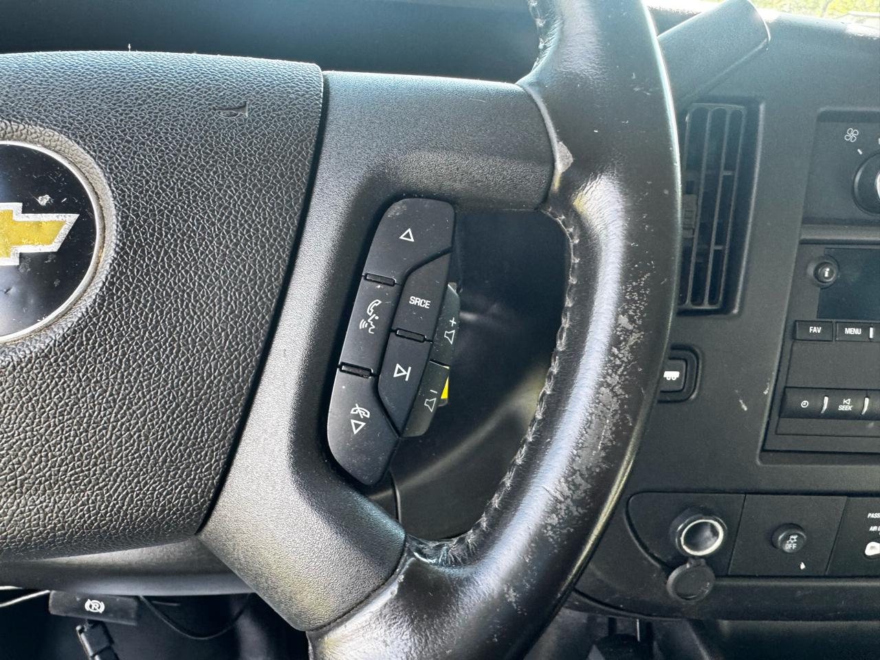 Chevrolet Express Commercial Cutaway 3500 Van 139" 2022