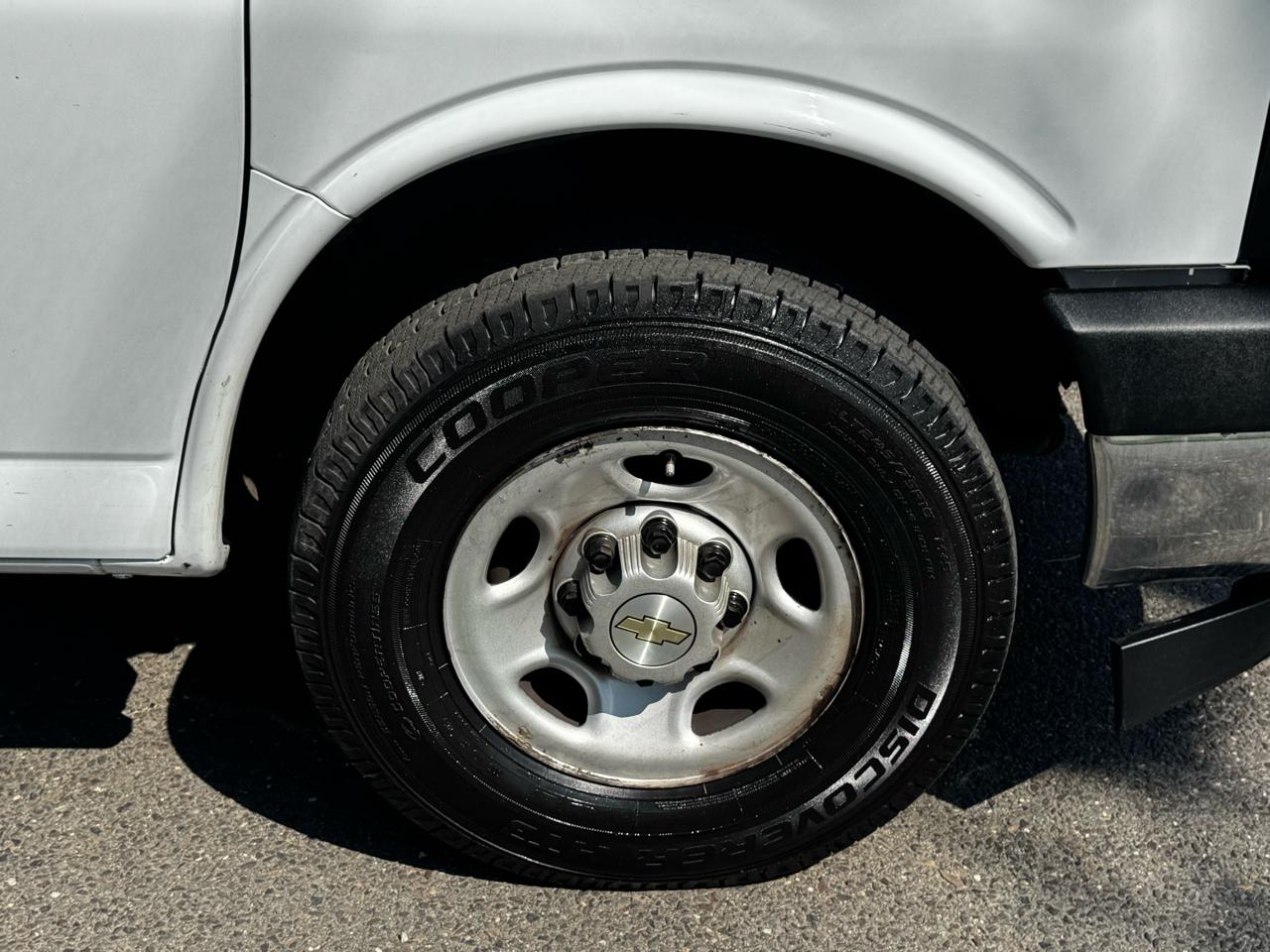 Chevrolet Express Commercial Cutaway 3500 Van 139" 2022