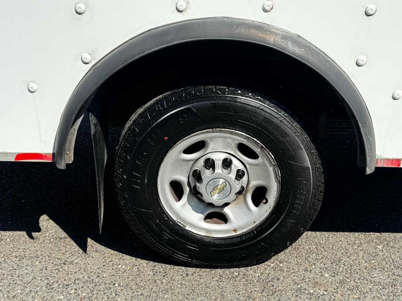 Chevrolet Express Commercial Cutaway 3500 Van 139" 2022