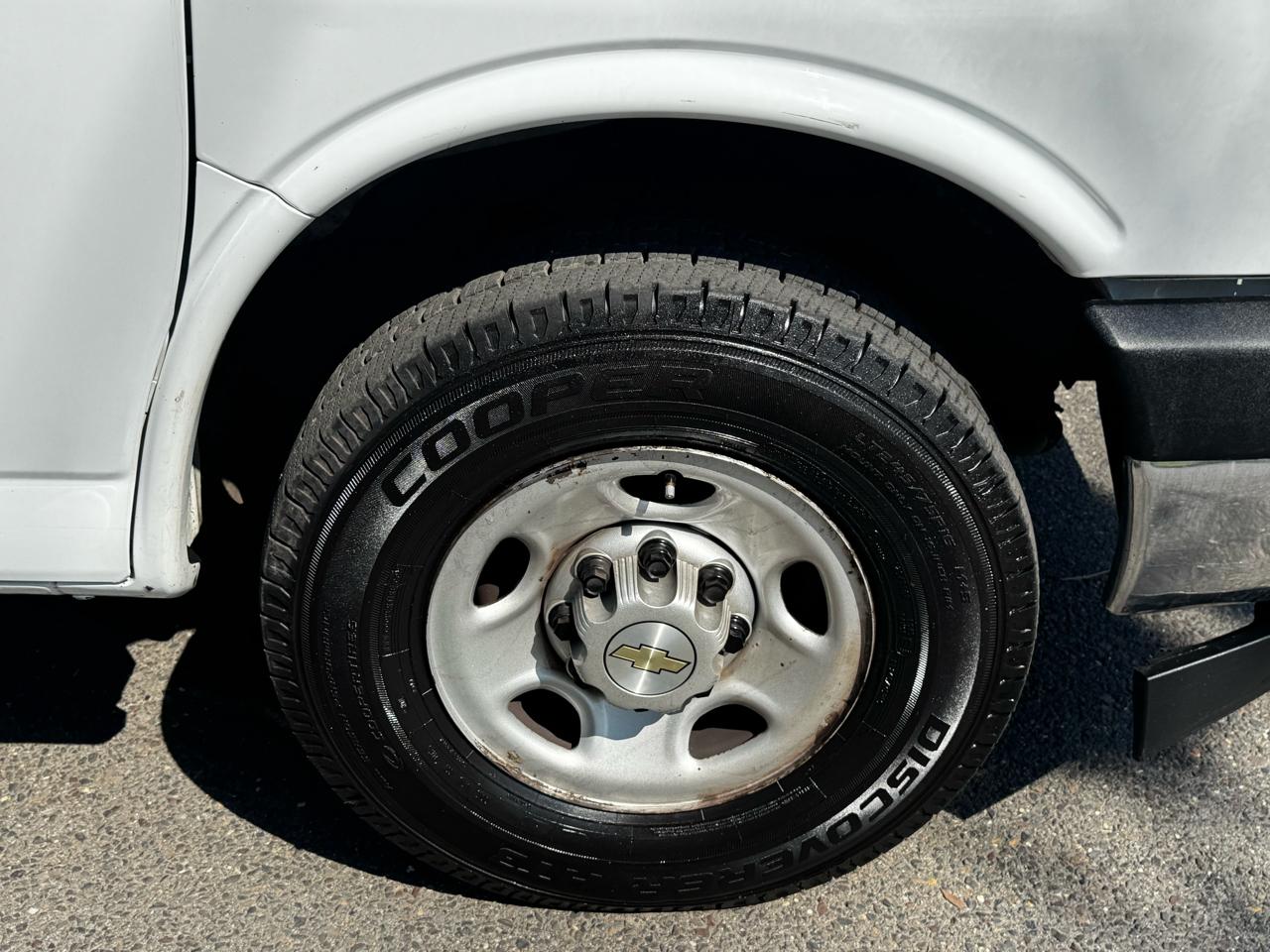 Chevrolet Express Commercial Cutaway 3500 Van 139" 2022