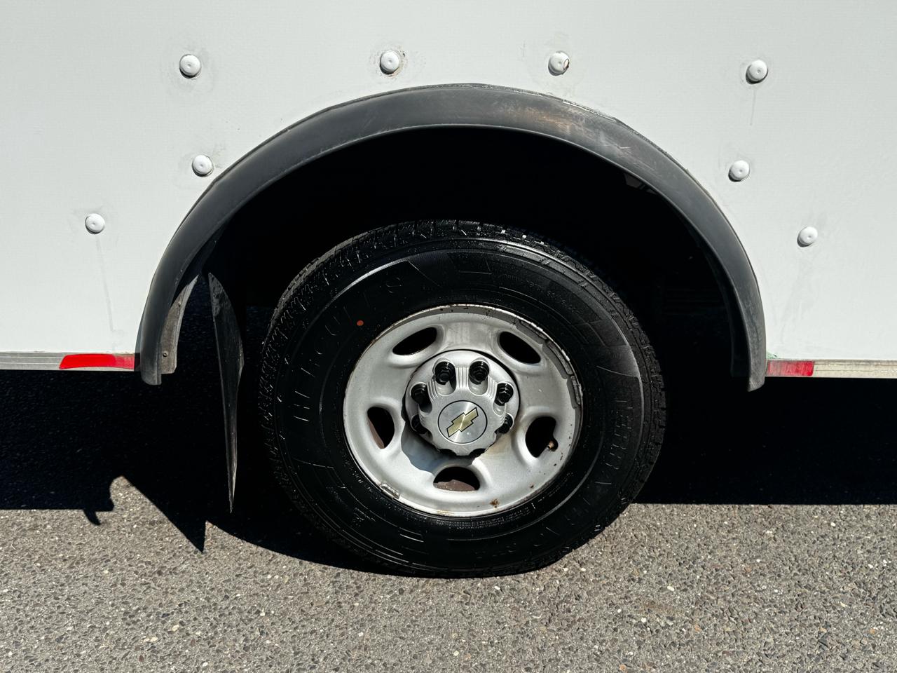 Chevrolet Express Commercial Cutaway 3500 Van 139" 2022