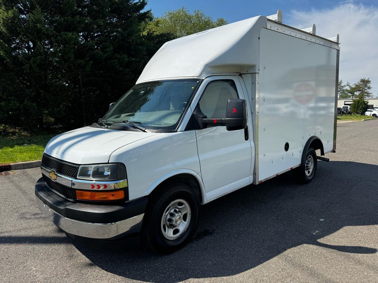 2022 Chevrolet Express Commercial Cutaway 3500 Van 139"